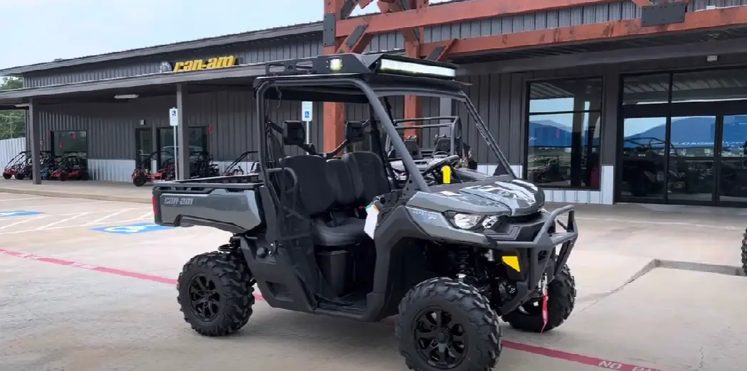 Can-Am Defender XT HD10