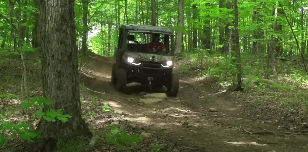 Can-am Defender HD10