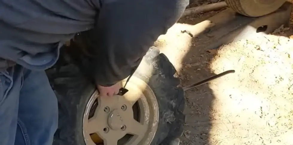 Side by side tires measurements