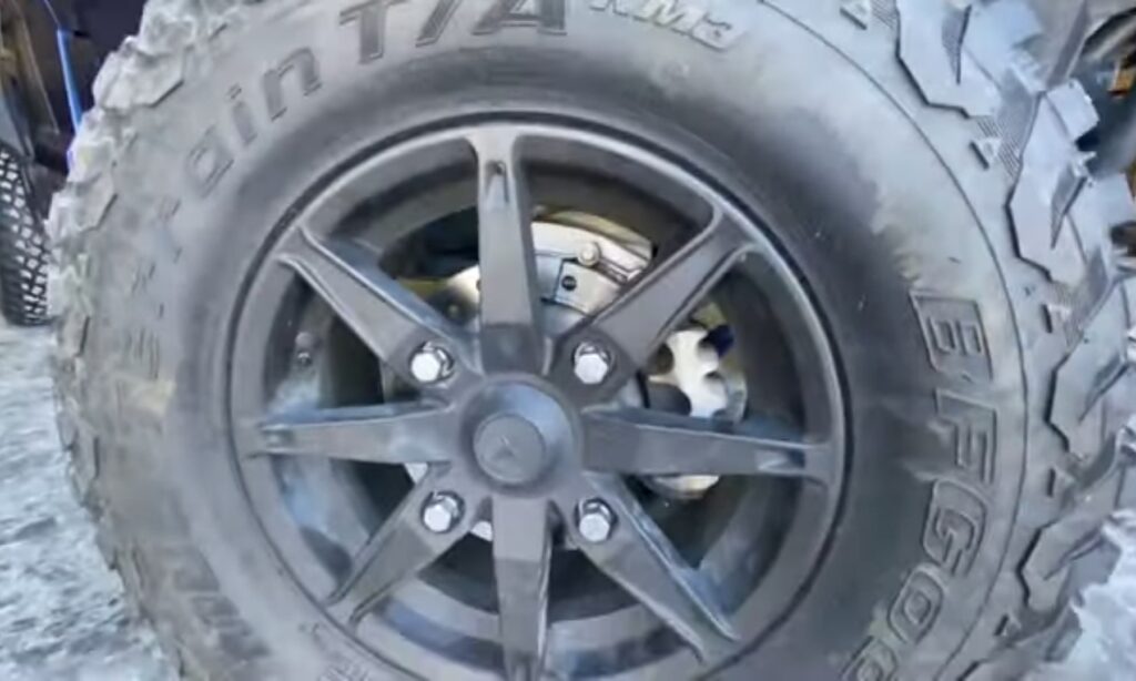 Side by side UTV tire pressure