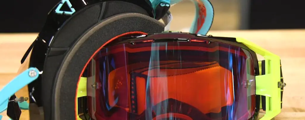 Side by side goggles for dust