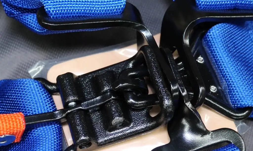 What Type of Racing Harness Is The Best?