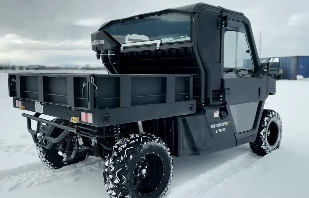 How does the hydraulic dump bed of the Massimo Warrior MXU 1000 perform?