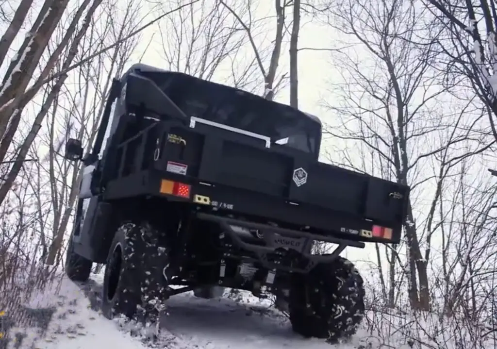 How is the rear view of the Massimo Warrior MXU 1000?