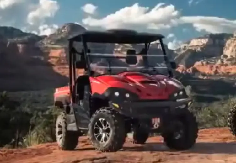 How does the Massimo Alligator 700 give good experience of off-road adventures? 