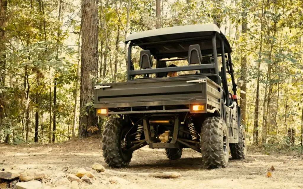 Massimo warrior 800 is available in how many colors