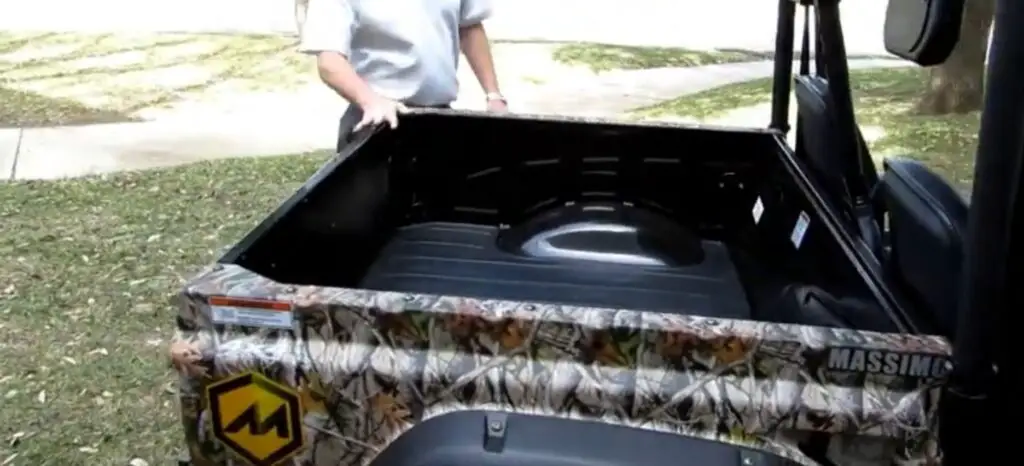 What makes the Massimo Alligator 700 suitable for both work and recreational use?