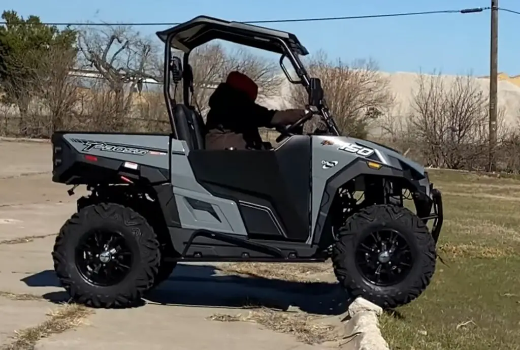 How does the Massimo T-Boss 750 perform in rugged terrain and steep hills?