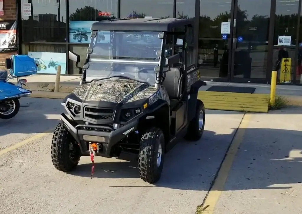 What Are the Key Features of the Massimo Gunner 250 UTV?