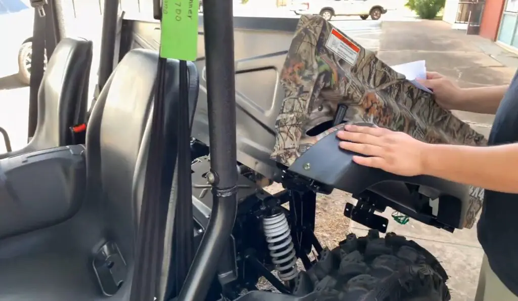 What Good Cargo and Towing Options Does the Massimo 700 UTV Offer?