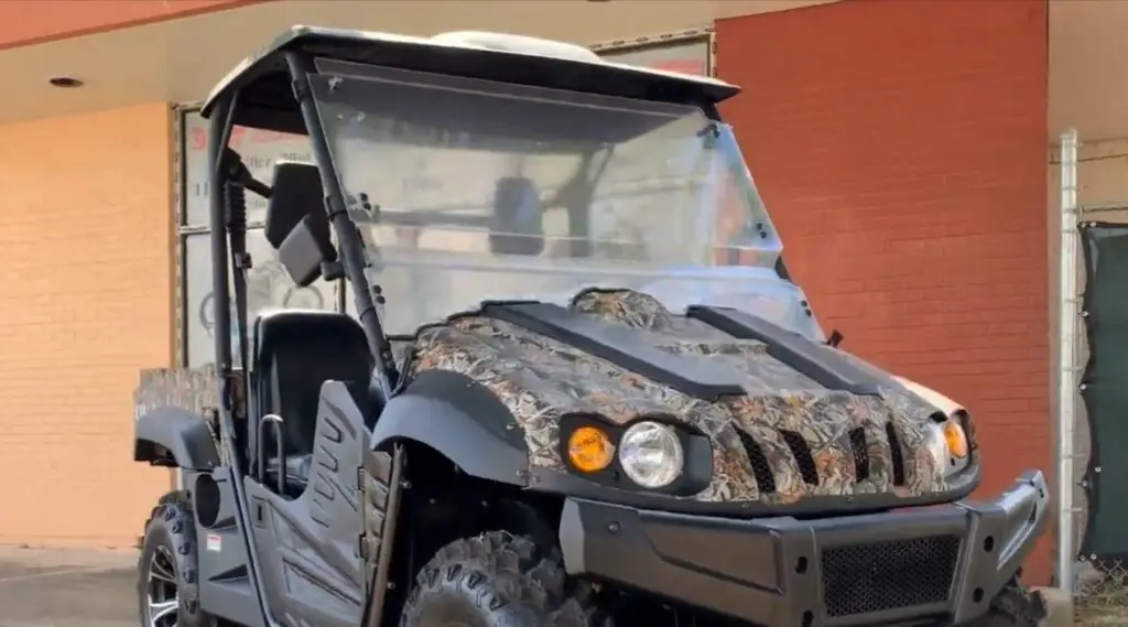 What Great Features Does the Massimo 700 UTV Offer for Family Use?